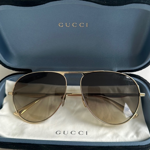 Gucci Aviator Sunglasses (barely worn)